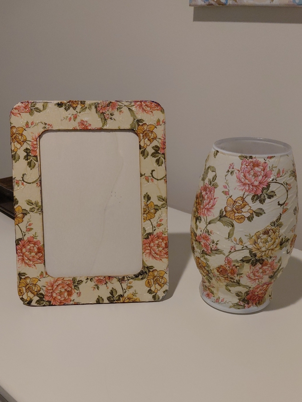 Floral Glass Vase and Photo Frame Set - Cream and Pink